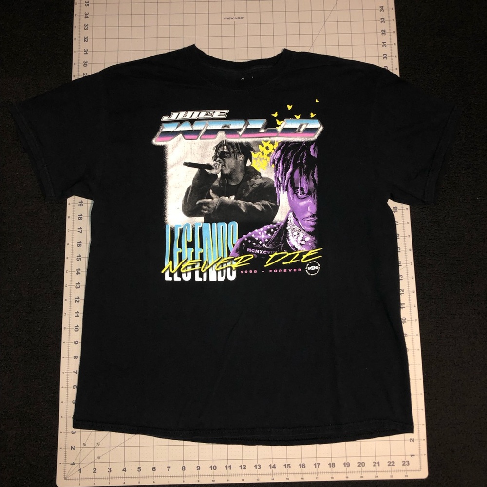 Juice Wrld. Size XL. Black color. Short Sleeve Shirt.